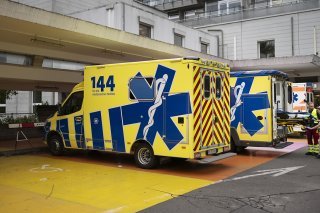 Une commission souhaite réduire la surcharge des urgences hospitalières en augmentant la participation aux coûts pour les cas "non justifiés" (archives). KEYSTONE/GAETAN BALLY